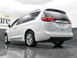 Used 2017 Chrysler Pacifica Touring-L w/ Tire & Wheel Group image 5