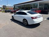 Used 2022 Chevrolet Malibu LT image 2