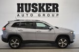 Used 2020 Jeep Cherokee Limited image 2