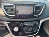 Used 2019 Chrysler Pacifica Touring Plus w/ Advanced Safetytec Group image 4