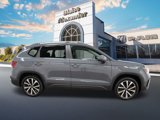 Used 2022 Volkswagen Taos SE image 2