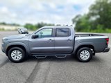 Used 2022 Nissan Frontier SV image 2