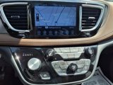 Used 2017 Chrysler Pacifica Limited w/ Advanced Safetytec Group image 5
