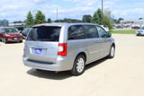 Used 2016 Chrysler Town & Country Touring image 5