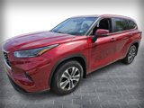 Used 2023 Toyota Highlander XLE image 3