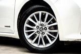 Used 2018 Toyota Avalon Limited image 2