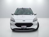 Used 2020 Ford Escape Titanium image 3