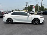Used 2023 Toyota Camry SE image 2