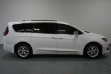 Used 2020 Chrysler Pacifica Limited image 5
