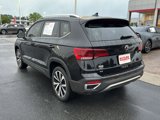 Used 2022 Volkswagen Taos SE image 3