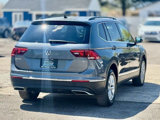 Used 2018 Volkswagen Tiguan SE image 2