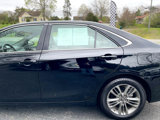 Used 2017 Toyota Camry SE image 4