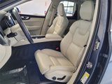 Used 2019 Volvo XC60 T5 Momentum w/ Premium Package image 4