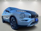 Used 2023 Mitsubishi Outlander SE image 3