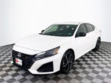 Used 2023 Nissan Altima 2.5 SR image 3