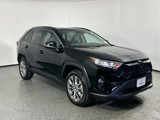 Used 2021 Toyota RAV4 XLE Premium image 4