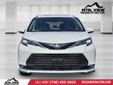 Used 2024 Toyota Sienna XLE image 3