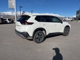 Used 2023 Nissan Rogue SV image 3