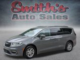 Used 2022 Chrysler Pacifica Touring-L image 3
