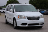 Used 2015 Chrysler Town & Country Touring image 4
