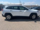 Used 2015 Jeep Cherokee Sport image 2
