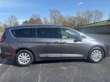Certified 2019 Chrysler Pacifica Touring-L w/ Premium Audio Group image 2