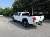Used 2017 Toyota Tacoma TRD Off-Road image 3