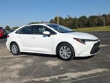 Used 2022 Toyota Corolla LE image 2