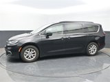Used 2022 Chrysler Pacifica Touring-L image 2