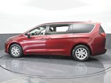 Used 2017 Chrysler Pacifica Touring image 3