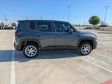 Used 2023 Jeep Renegade Latitude image 2