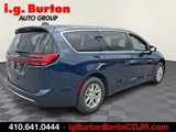 New 2025 Chrysler Pacifica Select image 4
