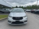 Used 2023 Chrysler Pacifica Touring-L image 2