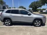 Used 2019 Jeep Cherokee Limited image 2