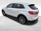 Used 2017 Lincoln MKX Reserve w/ Driver Assistance Package image 4
