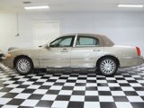 Used 2004 Lincoln Town Car Signature image 6