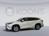 Used 2021 Toyota Highlander LE image 2
