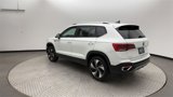 Certified 2024 Volkswagen Taos SE image 4