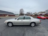 Used 2003 Lincoln Town Car Executive image 6