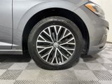 Used 2020 Volkswagen Jetta SE w/ SE Cold Weather Package image 2