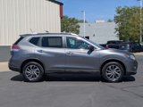 Used 2016 Nissan Rogue SL image 2