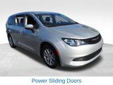 Used 2022 Chrysler Voyager LX image 3
