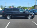 Used 2023 Chrysler Pacifica Touring-L image 2