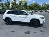 Used 2023 Jeep Cherokee Altitude Lux image 3