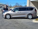 Used 2017 Chrysler Pacifica Touring-L image 4
