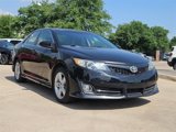 Used 2014 Toyota Camry SE image 2