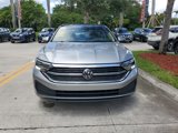 Used 2023 Volkswagen Jetta SE image 2