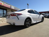 Used 2018 Toyota Camry SE image 4