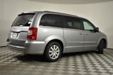 Used 2016 Chrysler Town & Country Touring w/ Driver Convenience Group image 4