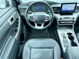 Used 2022 Ford Explorer XLT w/ Equipment Group 202A image 4